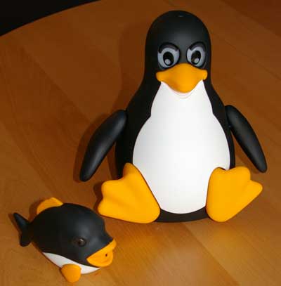 Le Tux Droid et son compagnon le possion USB