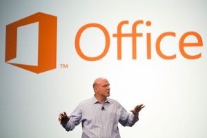 Steve Ballmer, PDG de Microsoft, a présenté, lundi 16 juillet, la nouvelle version d'Office.