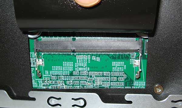 Un des emplacements mémoire DDR3