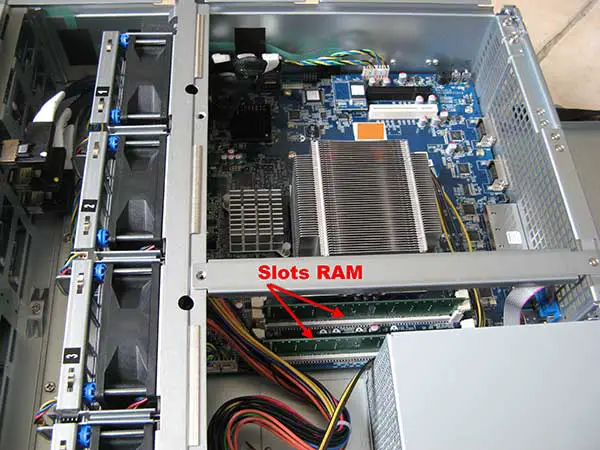 Slots RAM NAS