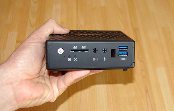 ZBox CI521 nano plus : un mini PC qui tient dans la main !