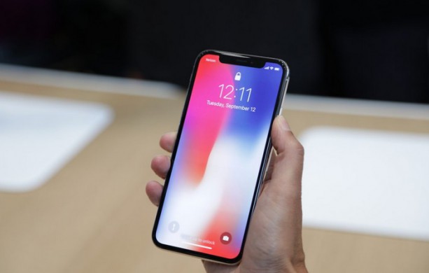 Un nouveau smartphone d’Apple à écran géant avec reconnaissance faciale