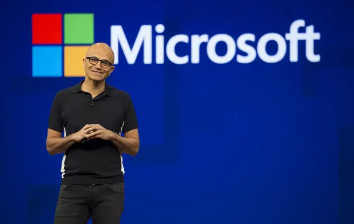 Satya Nadella propulse Microsoft devant Google