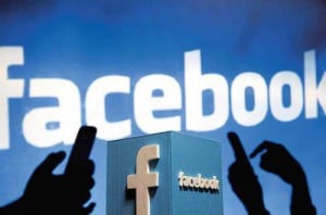 Photo-Facebook-LinkedIn-emploi-travail-petites-annonces_1478662485_300x