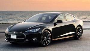 Photo-Piratage-voiture-connectee-Tesla-Model-S-securite_1439066896_300x