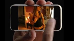 Photo-smartphone-porno-video-X-sondage_1435783127_300x