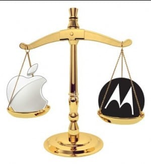 apple-motorola-9974_300x