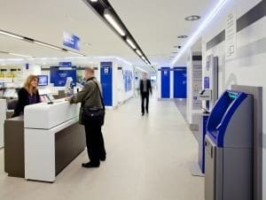 bureaux-poste-proposent-desormais-l-offre-poste-mobile-9675_300x L’offre mobile de la Poste investit l’ensemble de ses bureaux en France