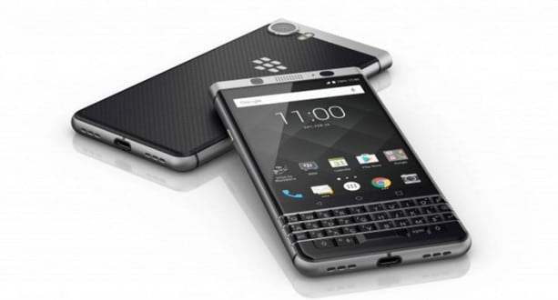 photo-BlackBerry-smartphone-KEYone-lancement-France_1495651274_600x