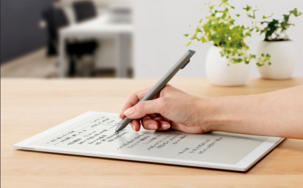 photo-Sony-tablette-liseuse-professionnelle-DPT-RP1_1491952394_600x