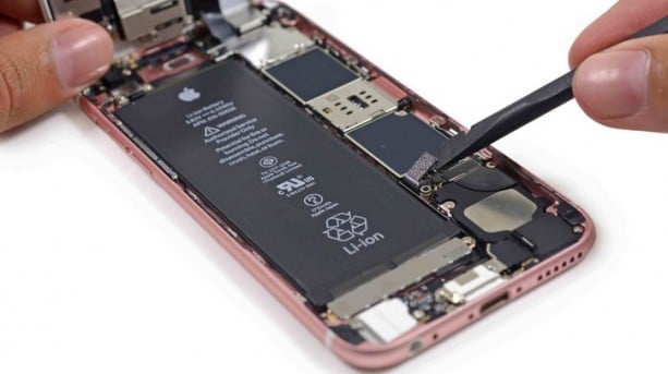 photo-remplacement-batteries-iPhone-Apple_1516107111_600x