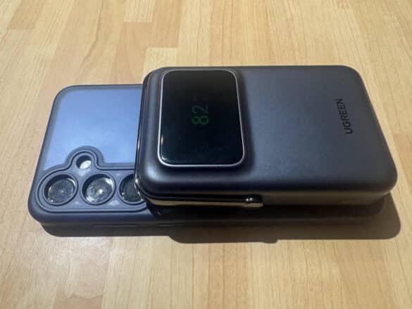 Téléphone Android avec la UGREEN Uno